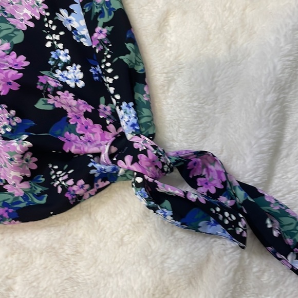 Talbots Floral Blouse‎ - Picture 2 of 5